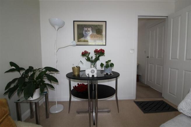 2 bed Flat to rent Image 9