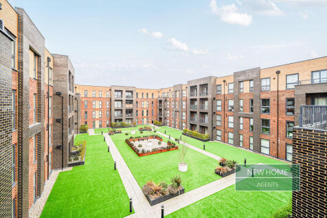Moorfield Place, Farnborough, GU14 7JD