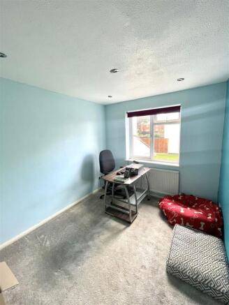 bedroom 2 .jpg