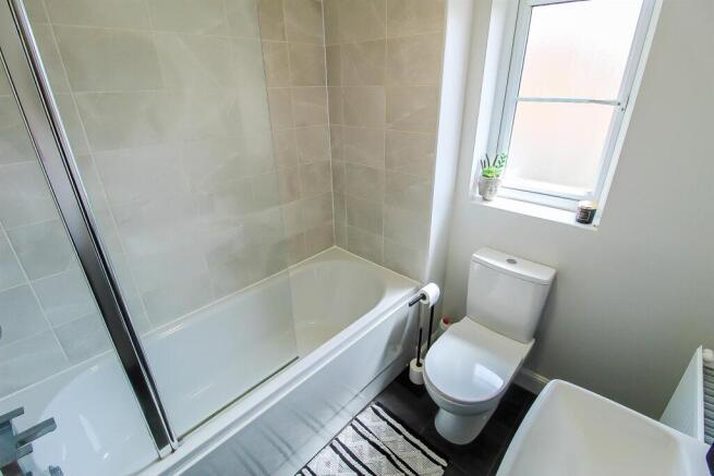 2 bed Town House for sale Image 9