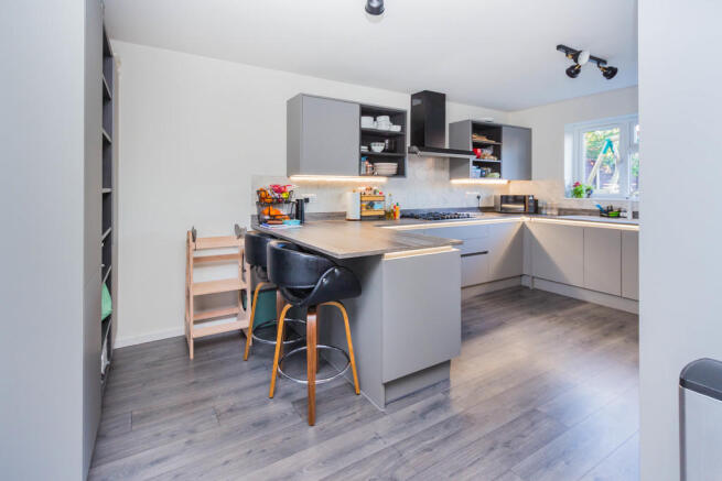 Kitchen/Breakfast...