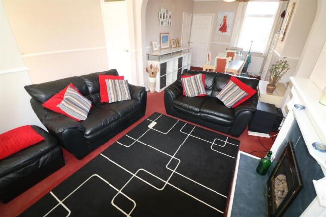 Lounge/Dining