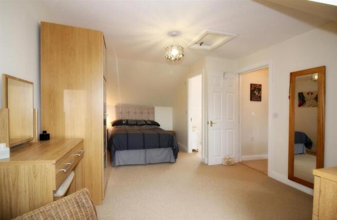 7021_Cawthorn Close.