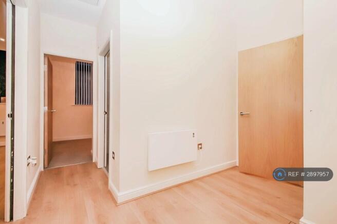2 bed Flat to rent Image 6