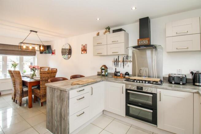 KITCHEN/DINER