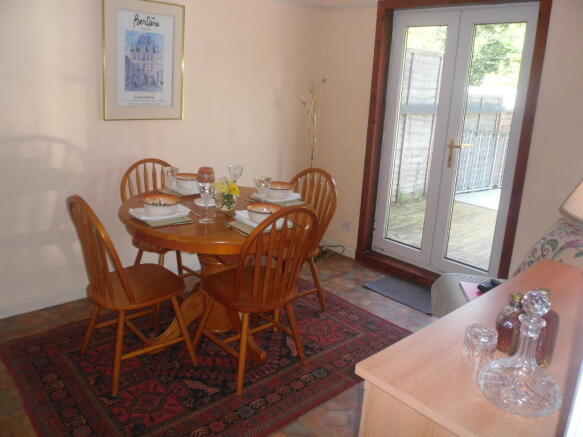 BEDROOM 2 / Dining