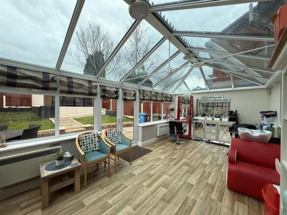 4 bed Detached for sale Image 9