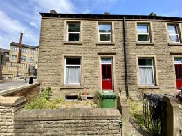 88, Willow Lane, Birkby, Huddersfield HD1 5EB