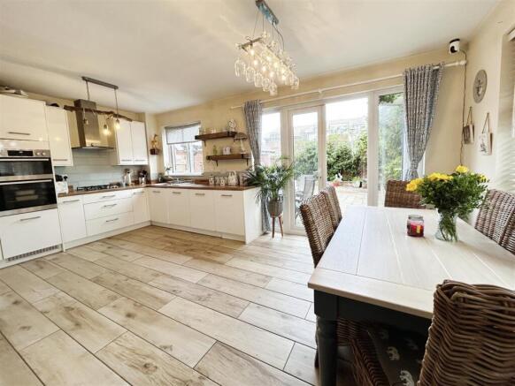 Kitchen/Dining Room