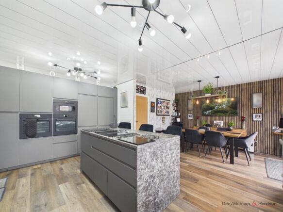 Kitchen/Dining Area
