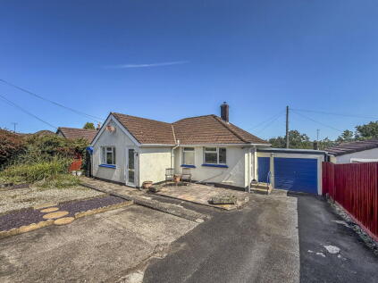 Lynhurst Avenue, Sticklepath, Barnstaple, North Devon