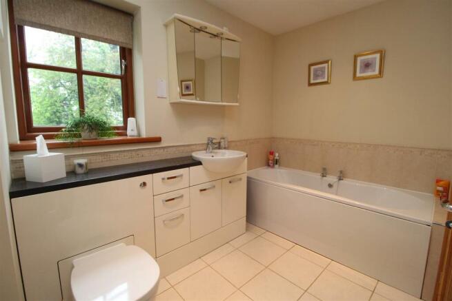 HOUSE BATHROOM/ W.C.