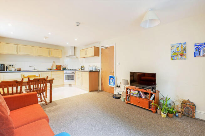 1 bed Apartment to rent Image 10
