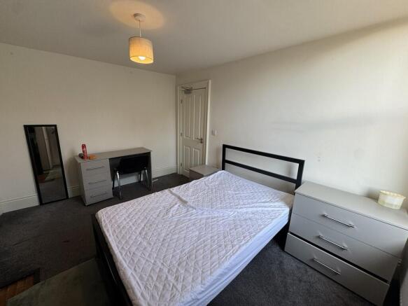 6 bed Terraced to rent Image 8