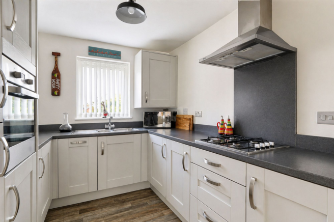 2 bed Ground Flat for sale Image 5