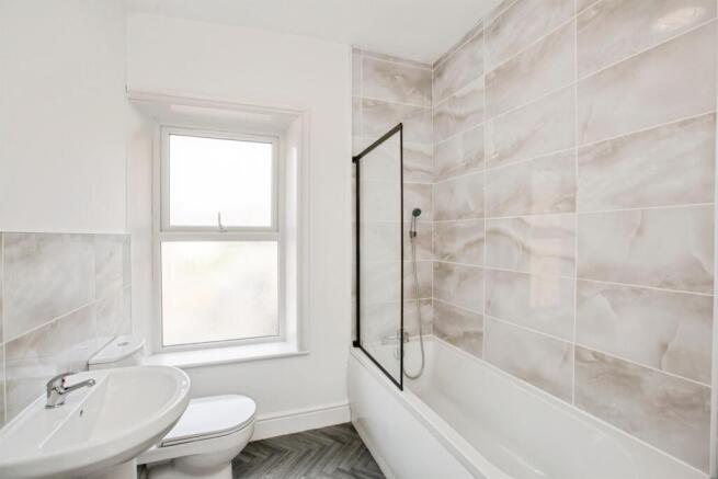 2 bed Terraced for sale Image 6