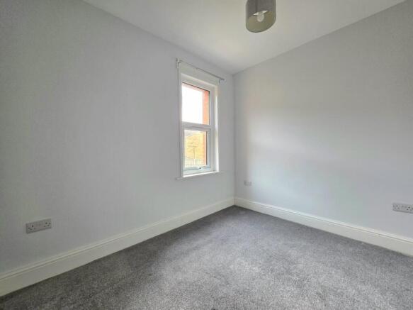 2 bed Terraced to rent Image 10