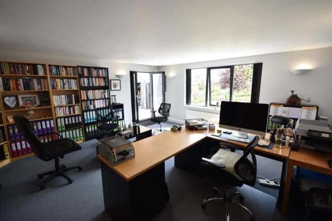 HOME OFFICE