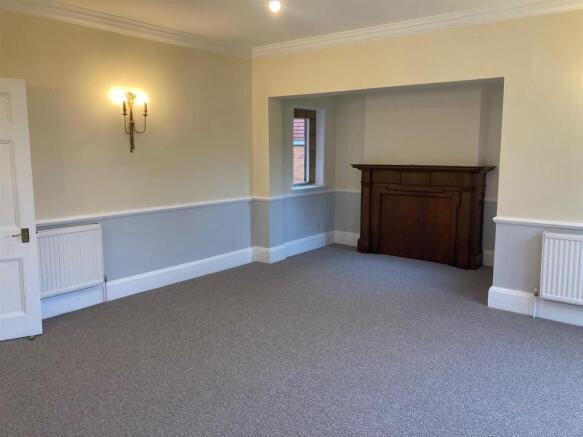Living room 2.jpg