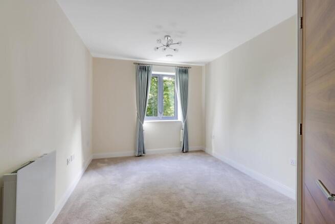 2 bed Retirement Property to rent Image 8