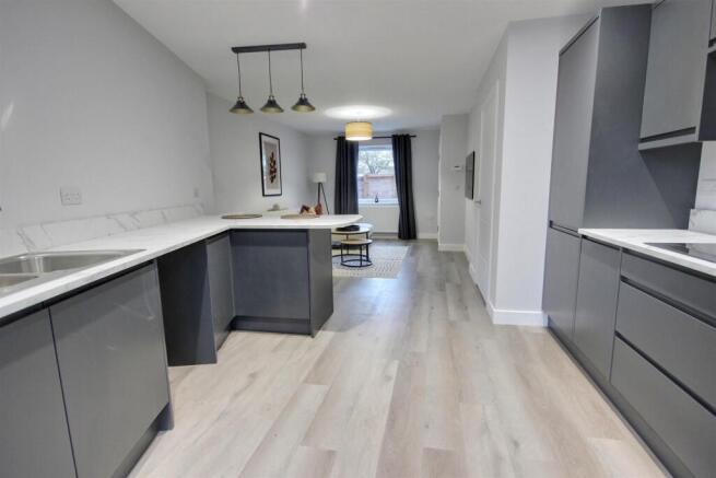 2 bed Apartment for sale Image 7