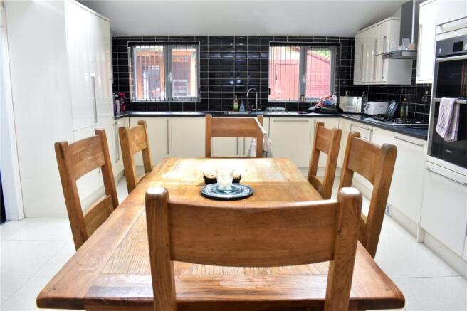 Kitchen/Dining Room
