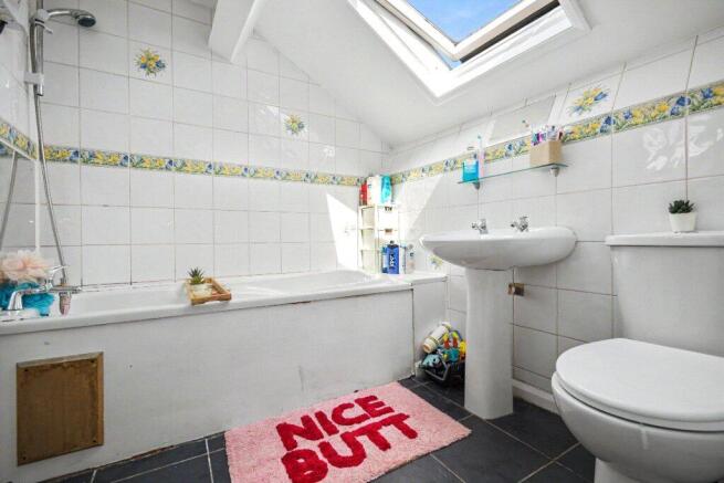4 bed Terraced for sale Image 7