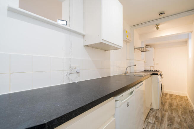 2 bed Flat to rent Image 6