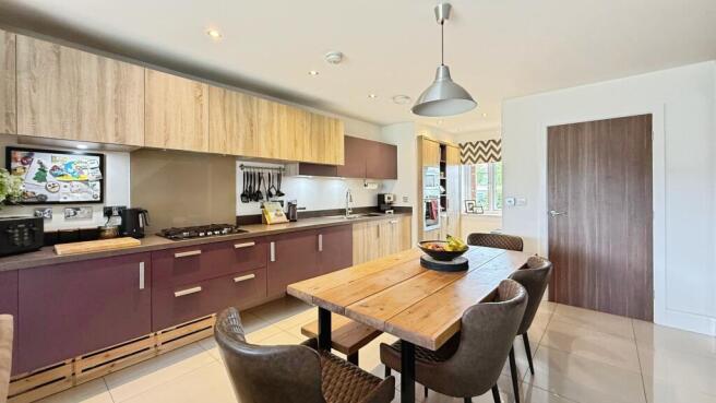 3 bed Detached for sale Image 5