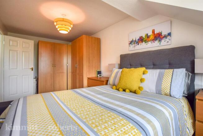 Bedroom 1.jpg