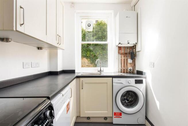 Kitchen_2.jpg