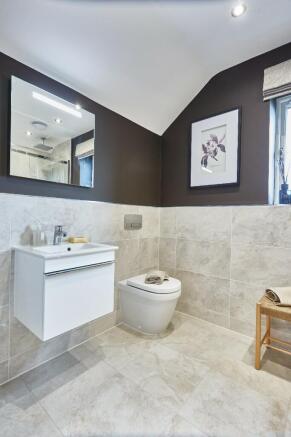 5 bed Detached for sale Image 12