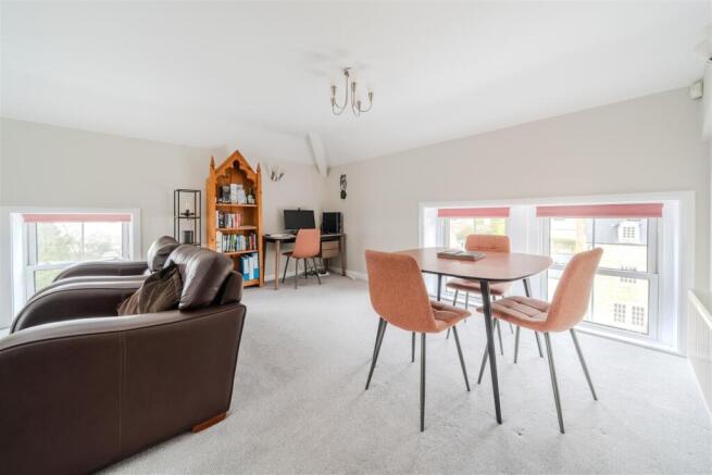 Living Room-4.jpg