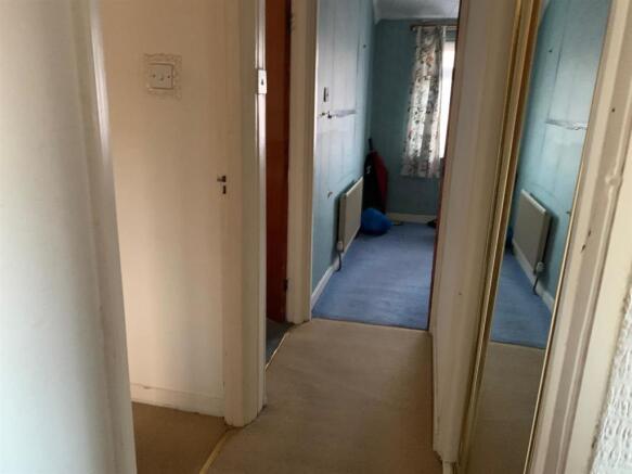 Hallway 2.jpg