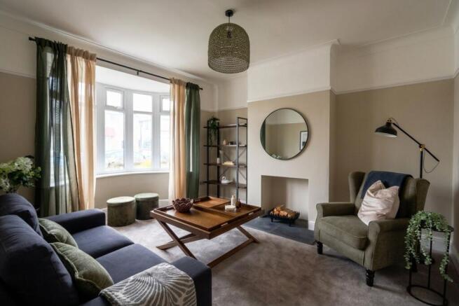 Bow Windowed Lounge