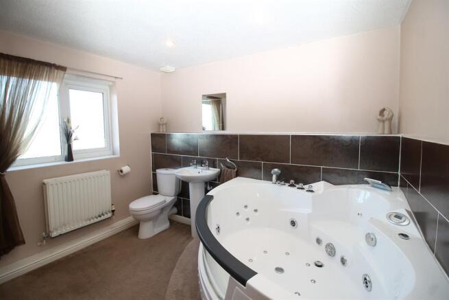 Main House Bathroom 
