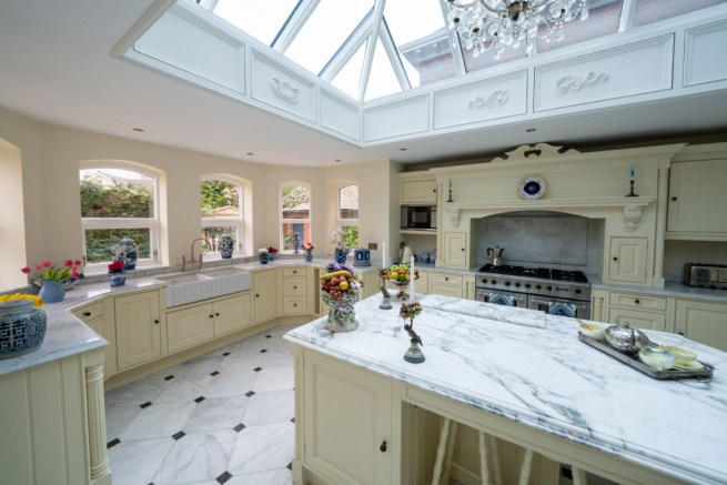 6 bed Semi-Detached for sale Image 11