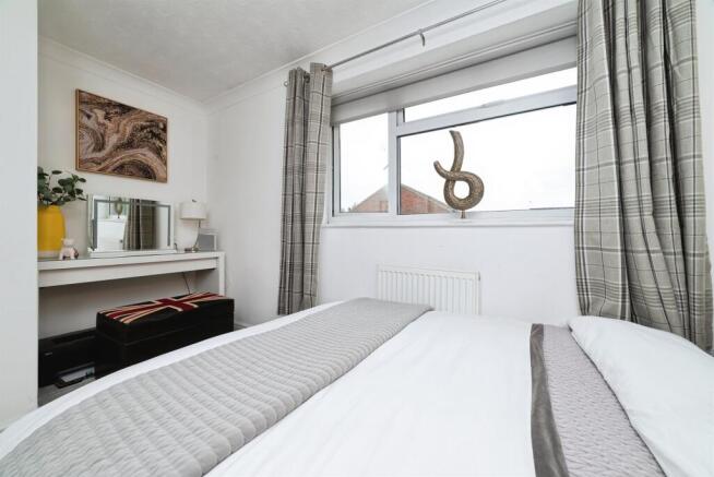 2 bed Semi-Detached for sale Image 11