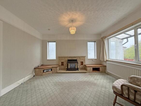 Old Woodlands Road 107 - Lounge.jpg