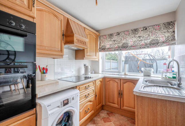 1406165-12-698483...