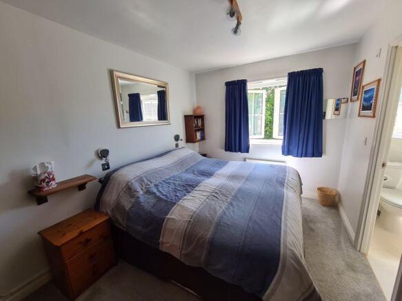 En-suite bedroom 