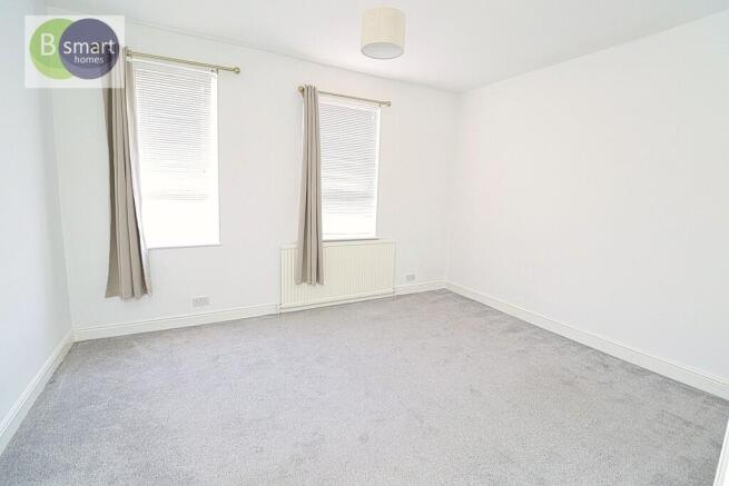 2 bed Terraced to rent Image 6