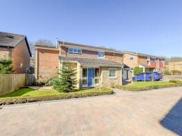 61, Earlswood Park, Low Fell, Gateshead NE9 6AZ