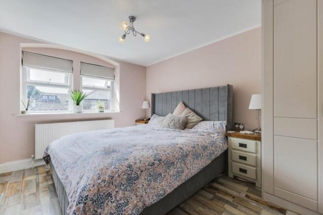 3 bed Terraced for sale Image 8