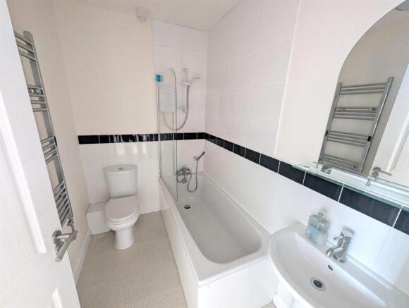 3 bed House for sale Image 10