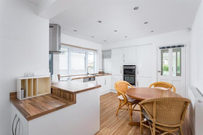 3 bed Detached for sale Image 8
