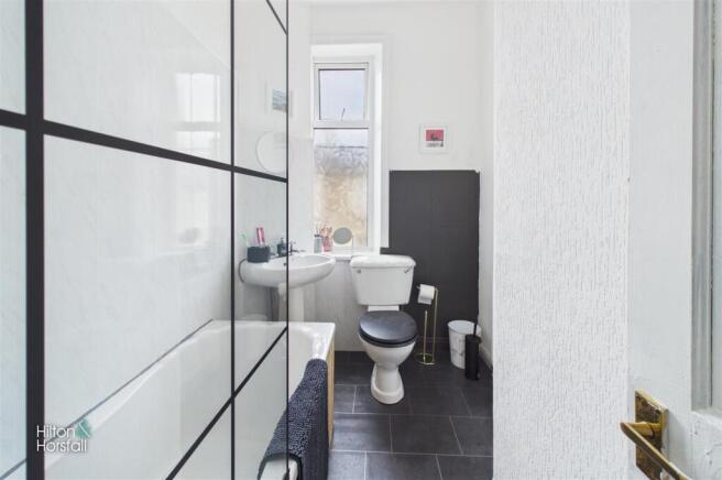 2 bed Terraced for sale Image 8