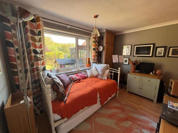 4 bed House for sale Image 5