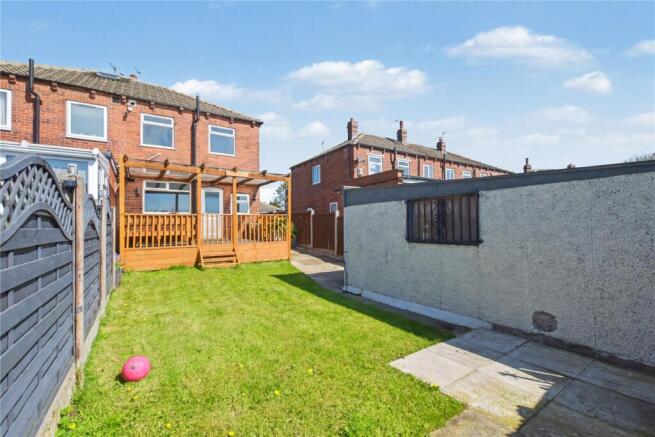 3 bed Semi-Detached for sale Image 8