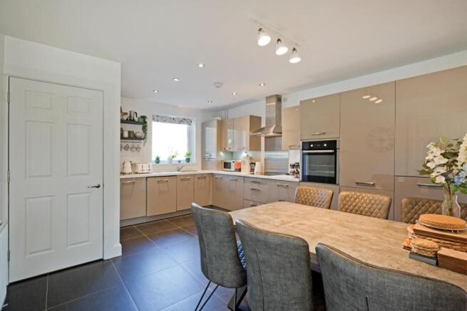 3 bed Terraced for sale Image 4